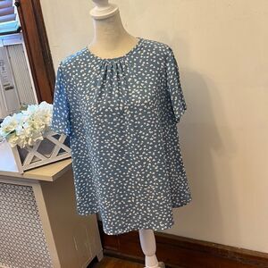 Lush blue white heart pattern shirt sleeve blouse Size M EUC